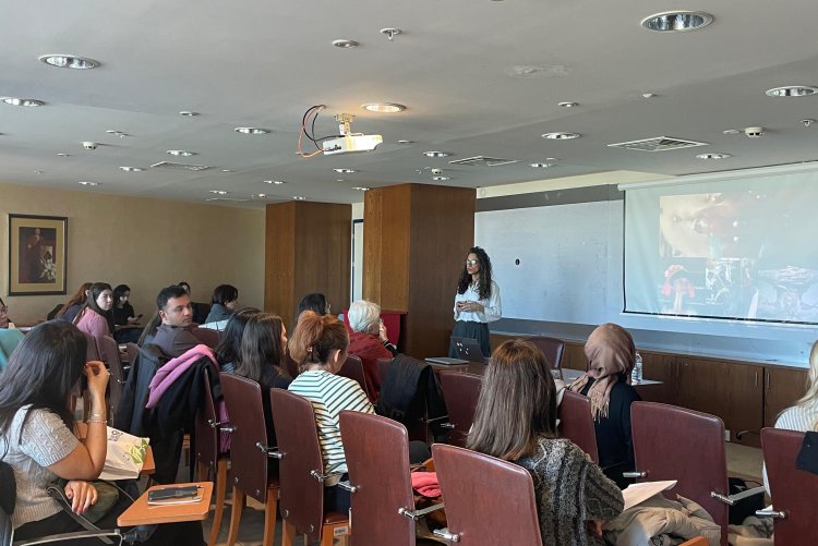 "Siber Zorbalık ve Diğer Çevrim İçi Tehlikeler: Okullar için Önleme Eğitimi"